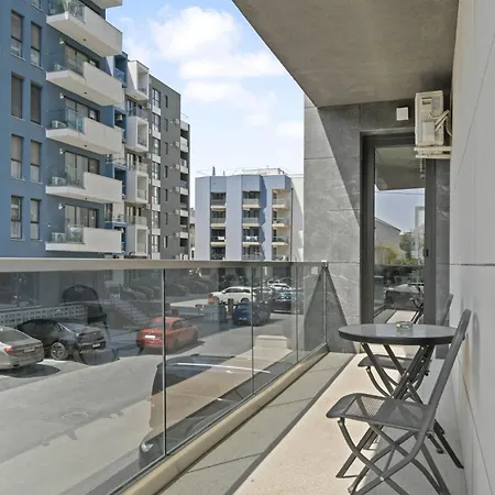 Almar 1bdr With Pool & Private Parking *